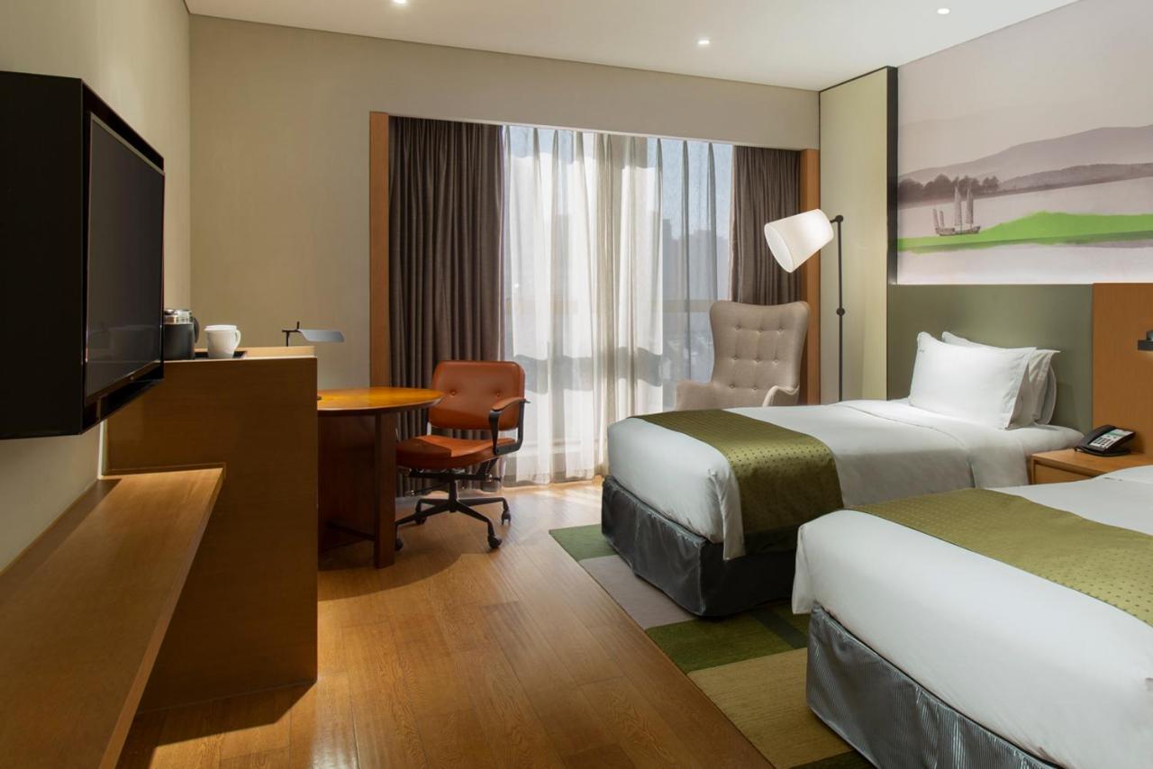 Holiday Inn & Suites Tianjin Downtown By Ihg,Tianjin Drum Tower,Joycity Shopping Mall,Tianjin Ancient Cultural Street,Haihe River,The Porcelain House,Convenient Access To Tianjin Binhai International Airport Eksteriør billede